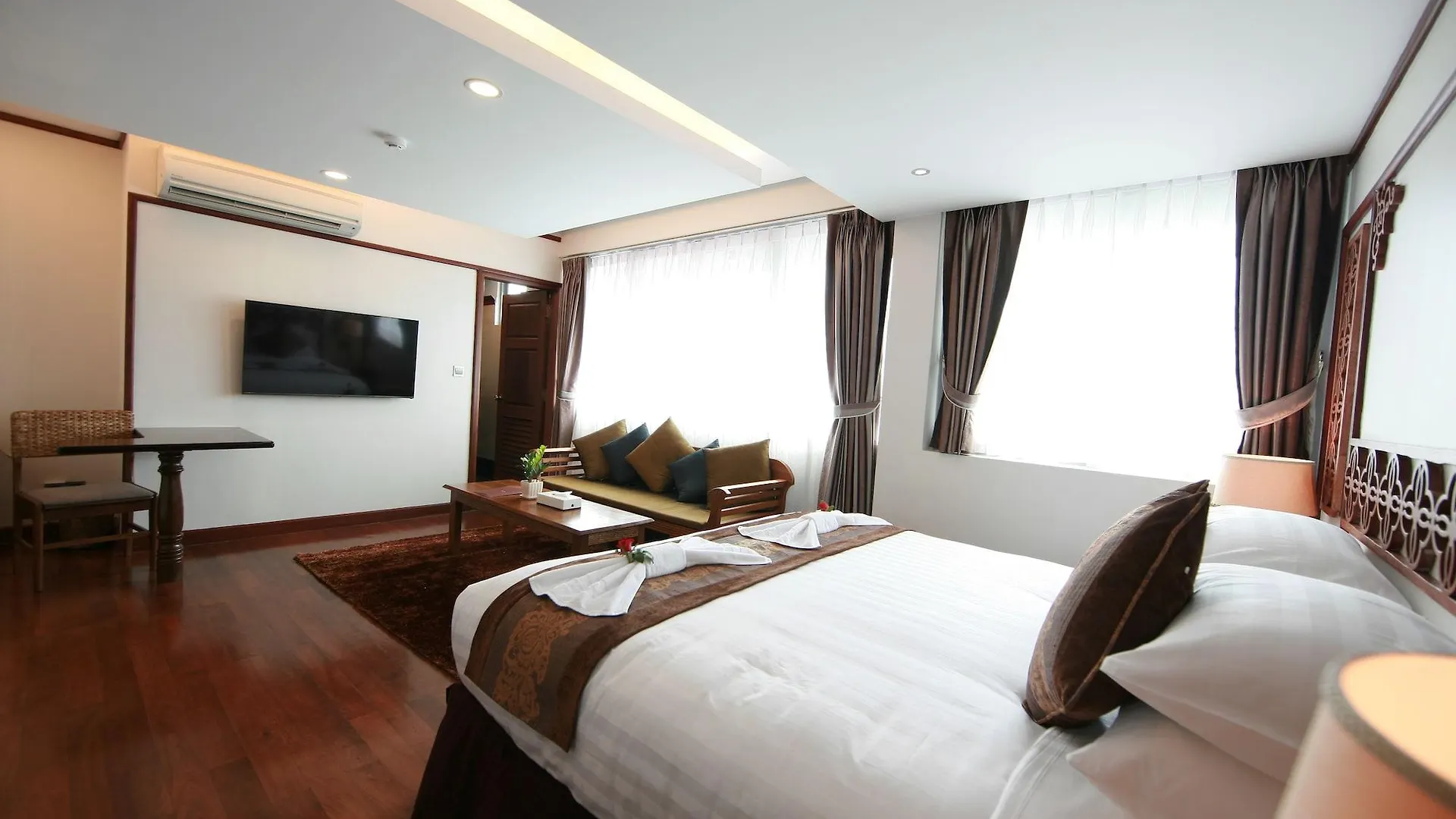 M Hotel 양곤 3*,